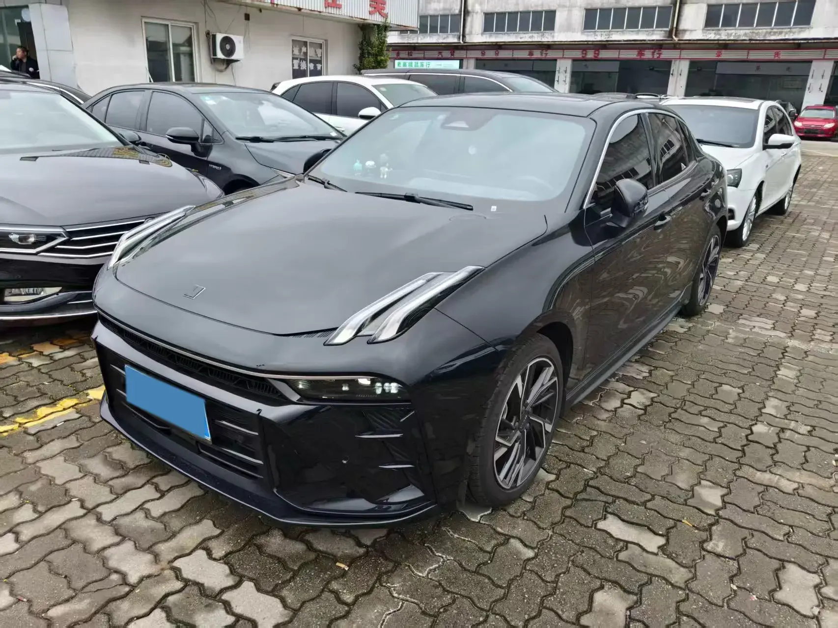 2025 LYNK&CO 03 view 1