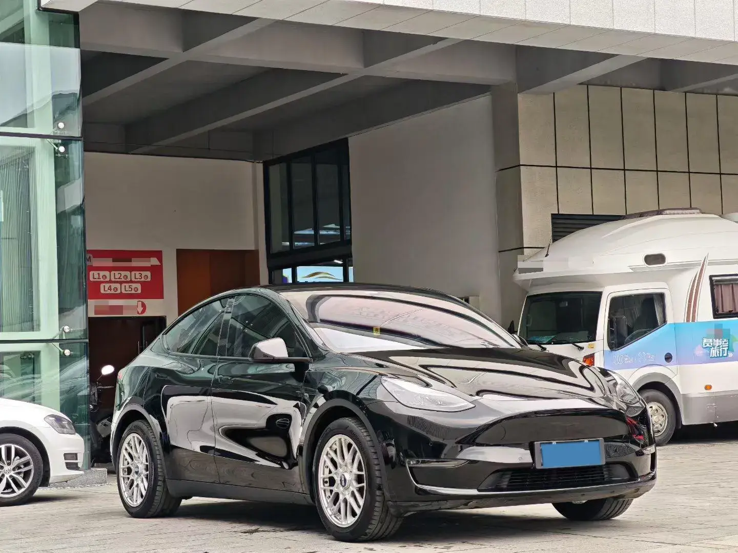 2021 TESLA MODEL thumbnail 3