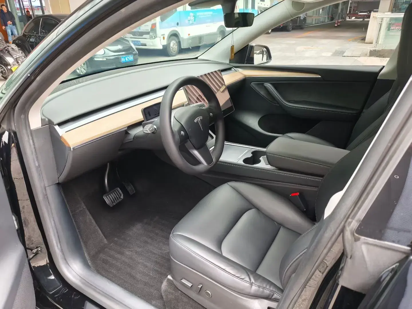 2021 TESLA MODEL thumbnail 4