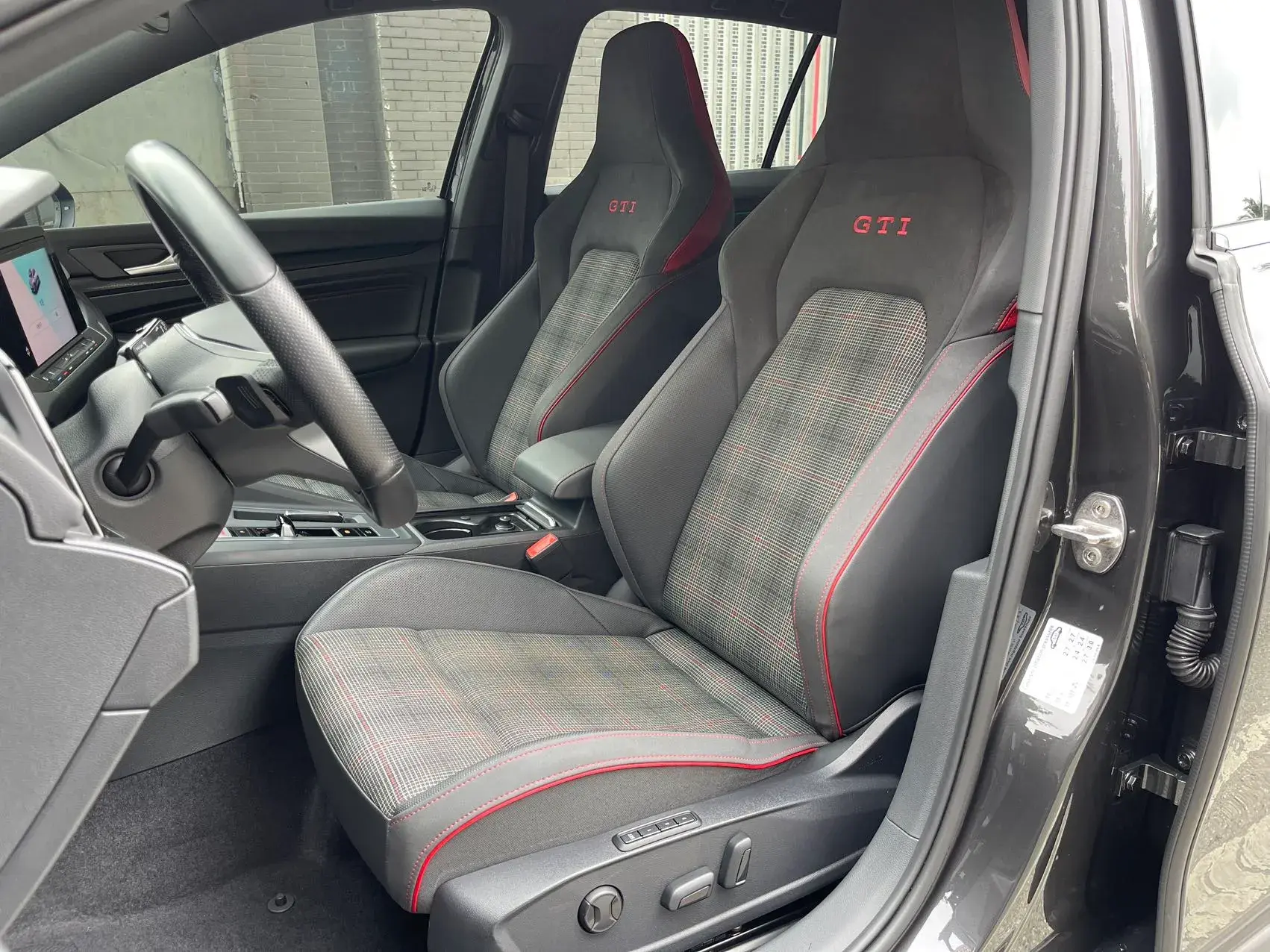 2021 VOLKSWAGEN GOLFGTI thumbnail 4