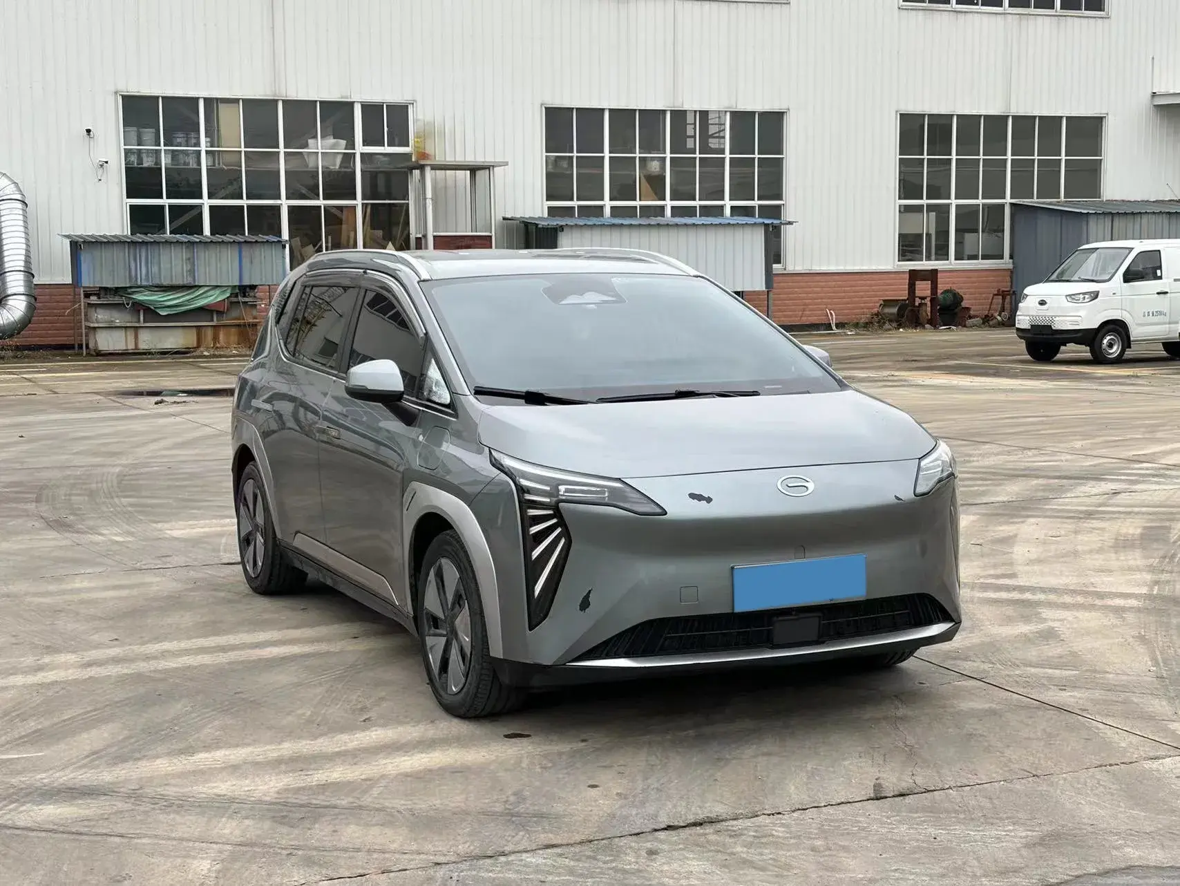 2023 AION Y thumbnail 3