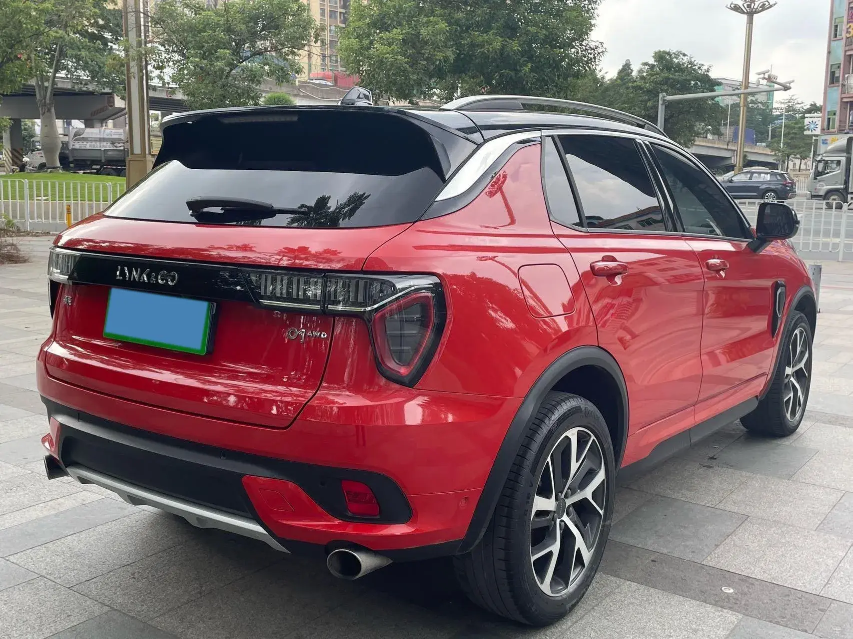 2017 LYNK&CO 01 thumbnail 4