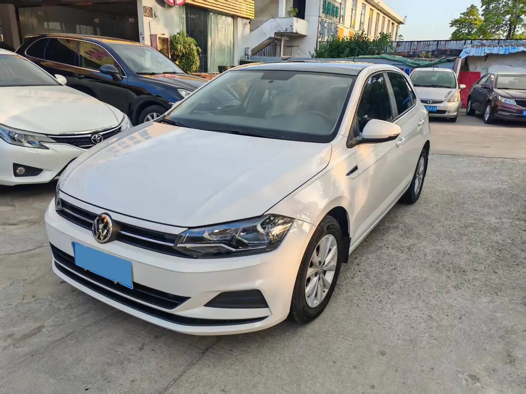 2019 VOLKSWAGEN POLO view 1
