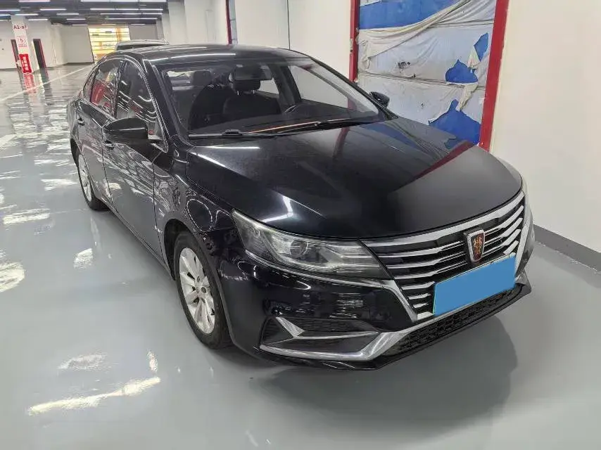 2017 ROEWE I6 thumbnail 2