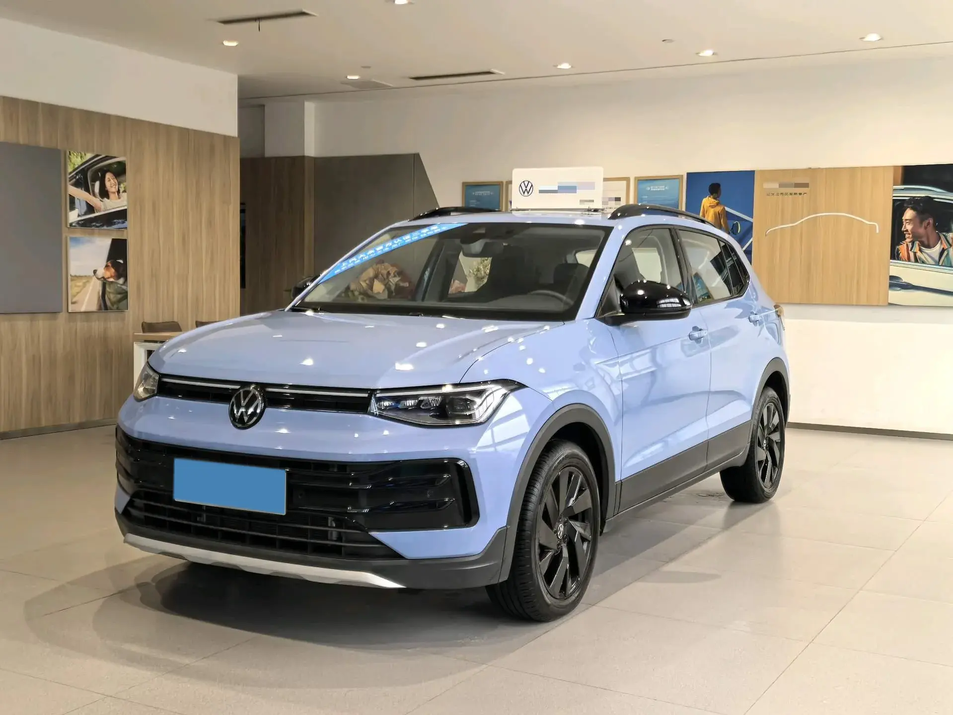 2025 VOLKSWAGEN THARU view 1