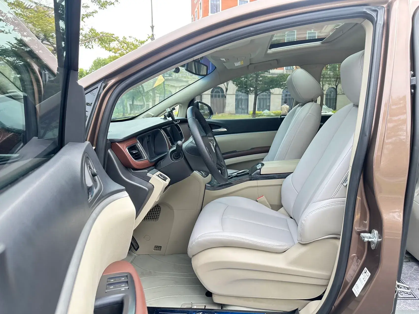 2018 BUICK GL8 thumbnail 3