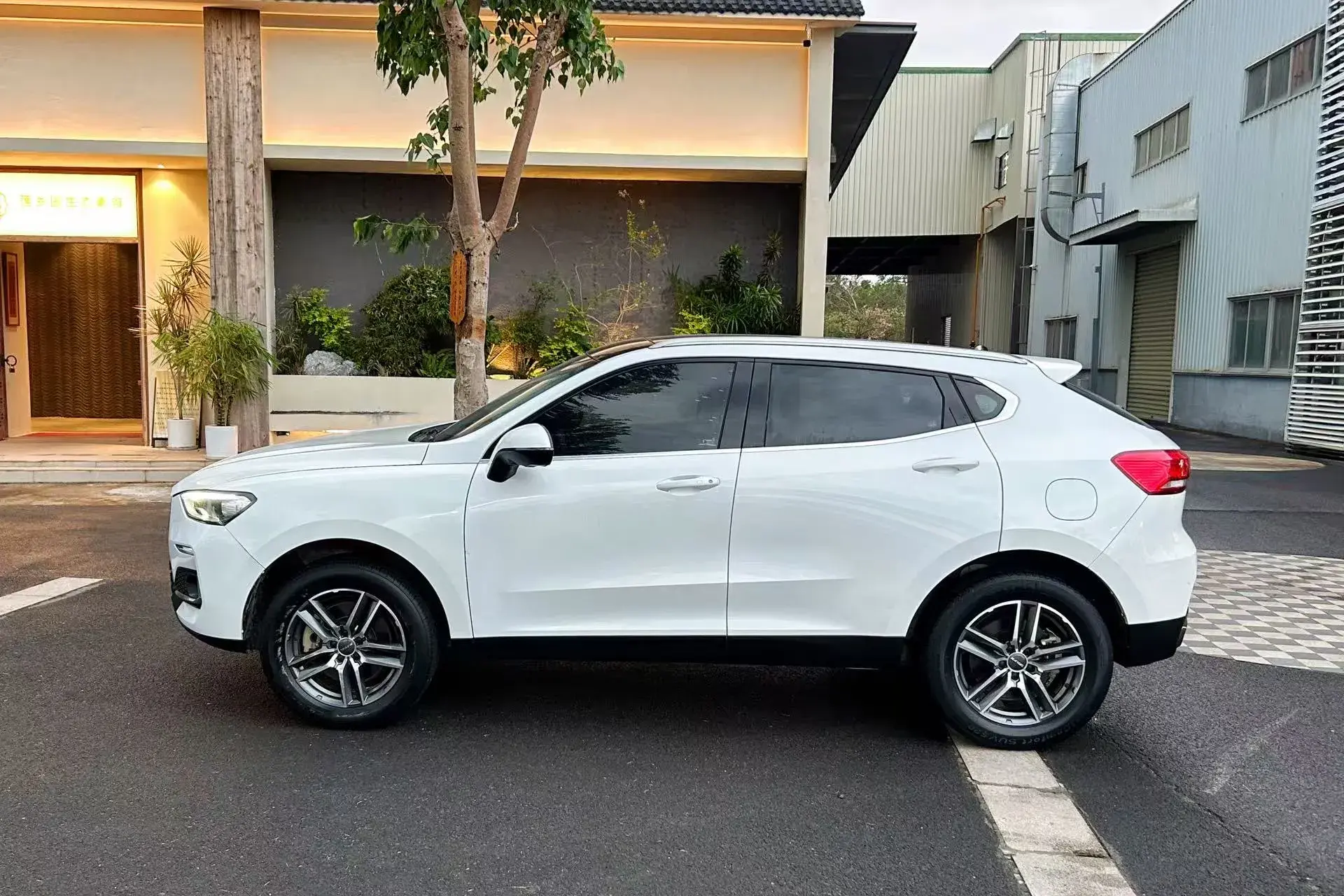 2020 HAVAL F5 thumbnail 2