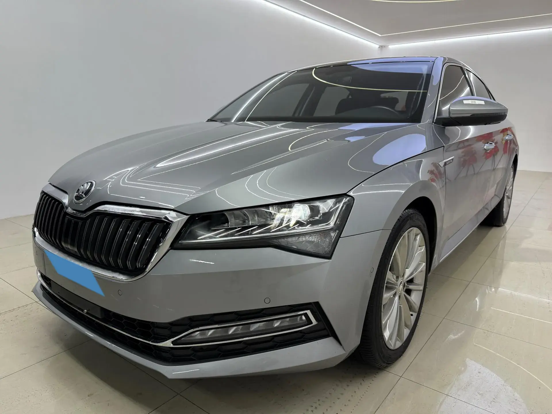 2021 SKODA SUPERB view 1