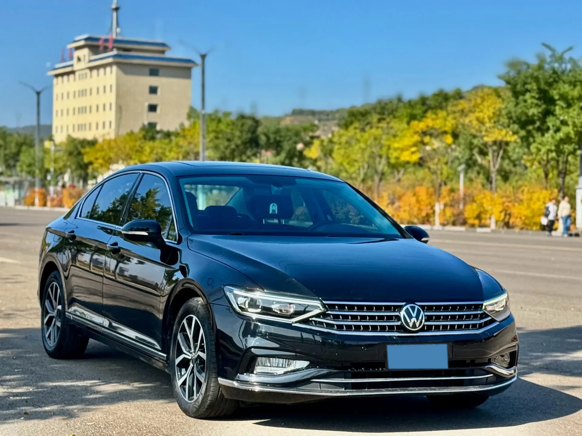 2021 VOLKSWAGEN MAGOTAN thumbnail 3