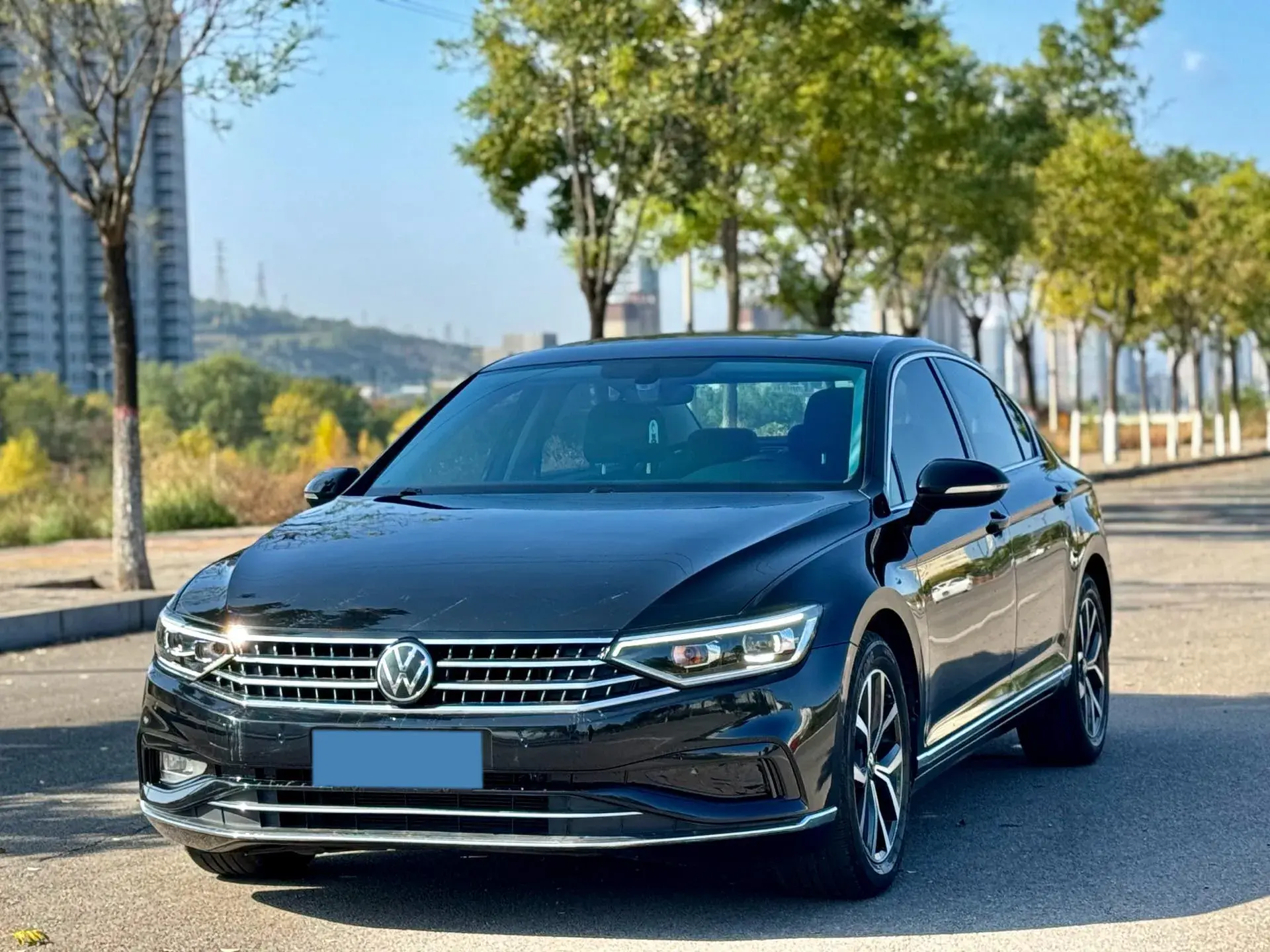 2021 VOLKSWAGEN MAGOTAN view 1