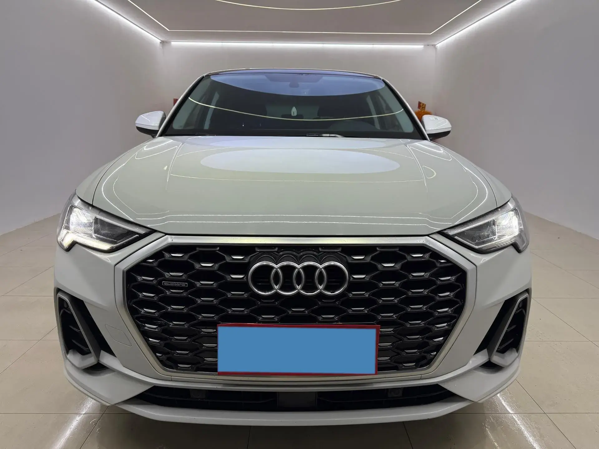 2020 AUDI Q3 thumbnail 2