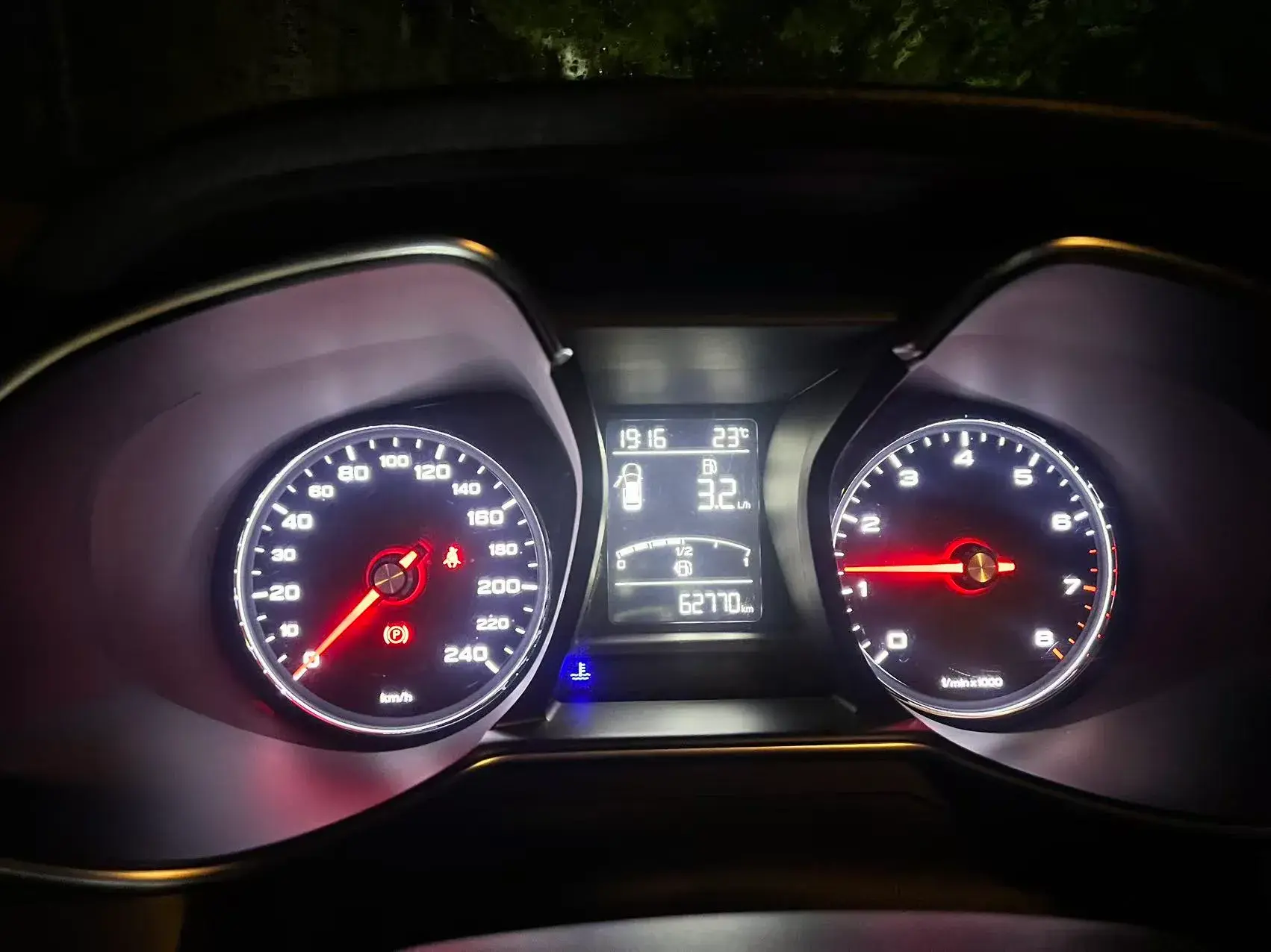 2017 MG MG6 thumbnail 4