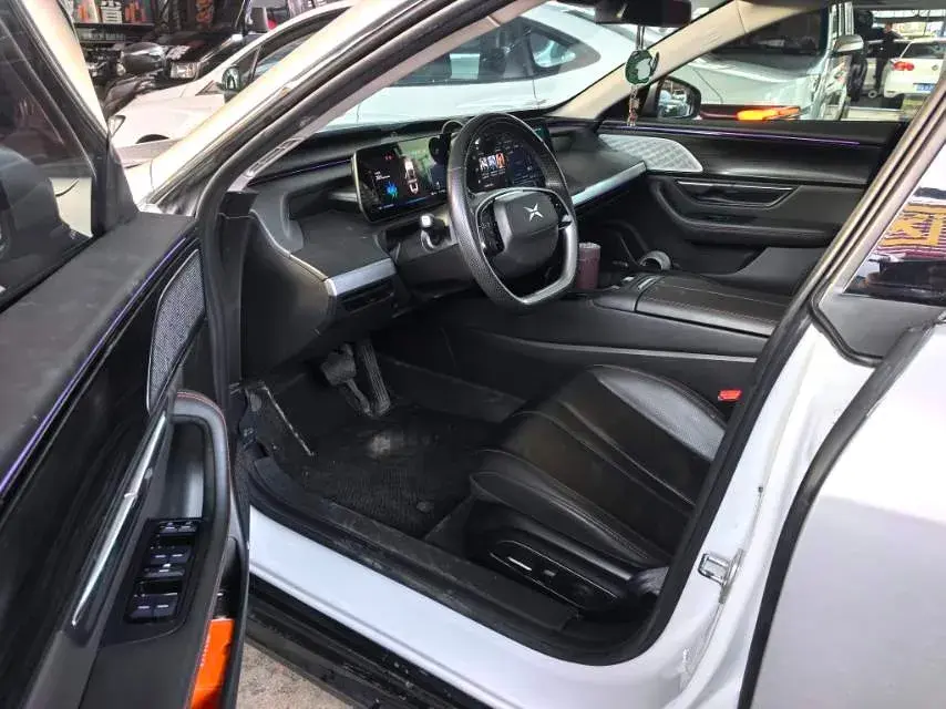 2021 XPENG P7 thumbnail 3