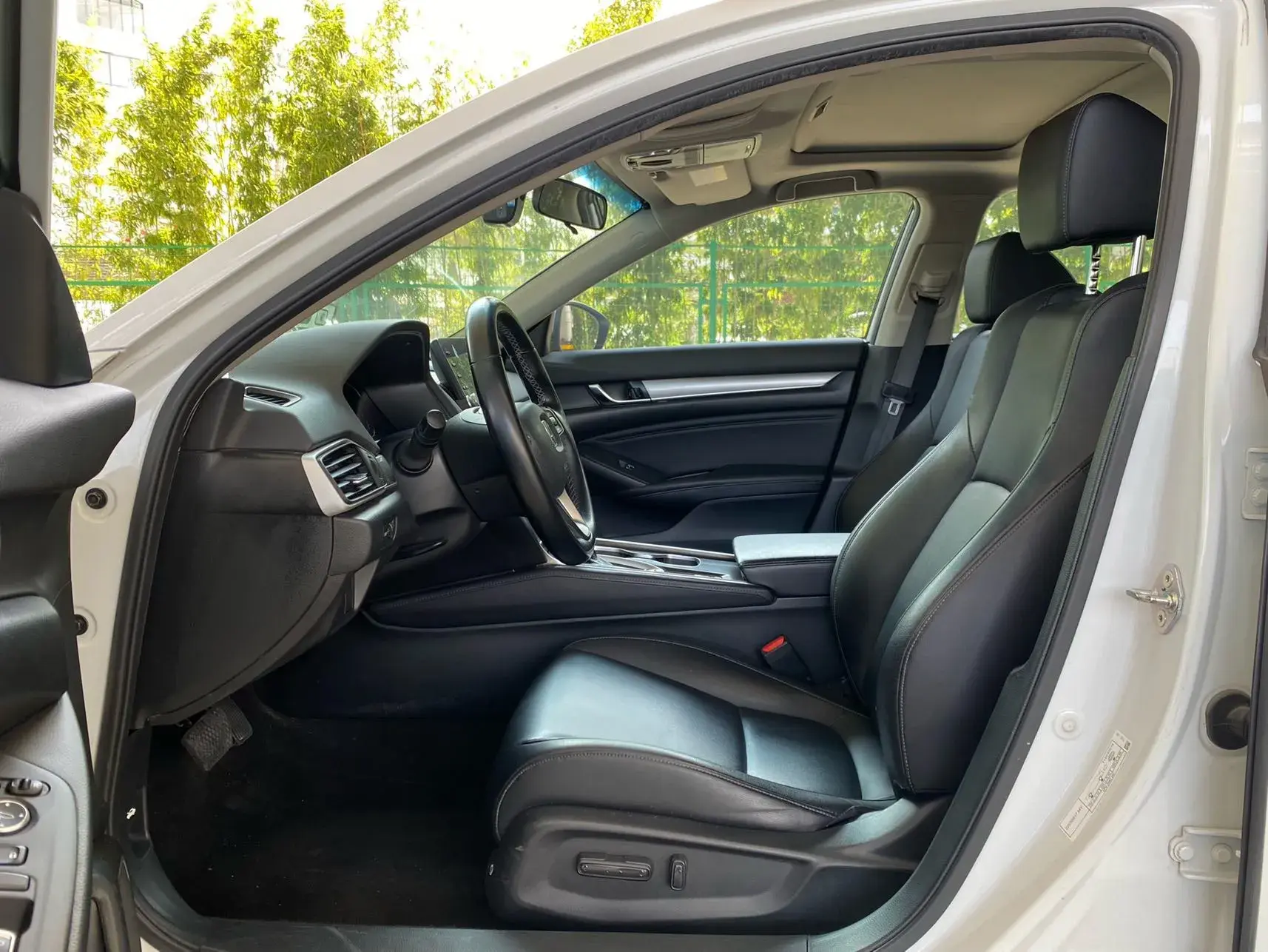 2018 HONDA ACCORD thumbnail 4