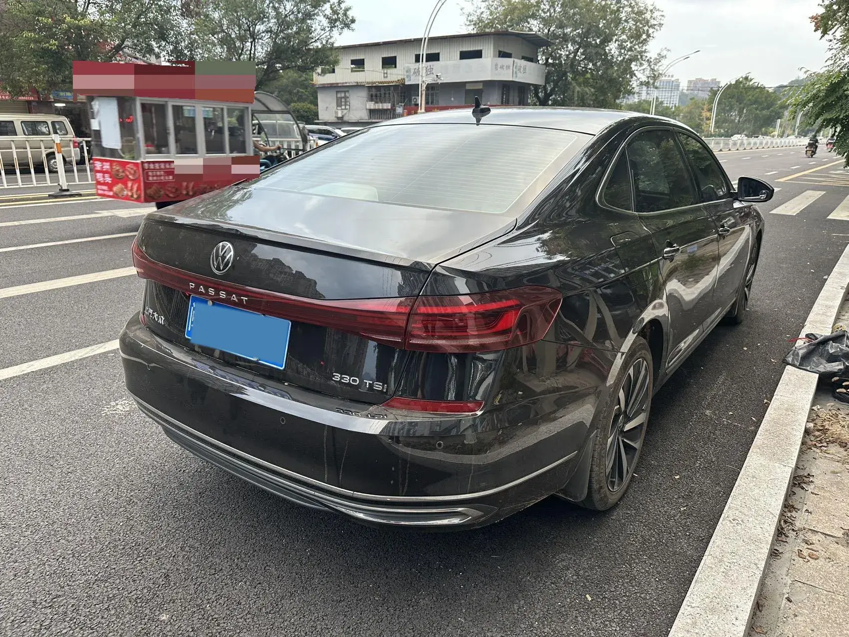 2022 VOLKSWAGEN PASSAT thumbnail 4