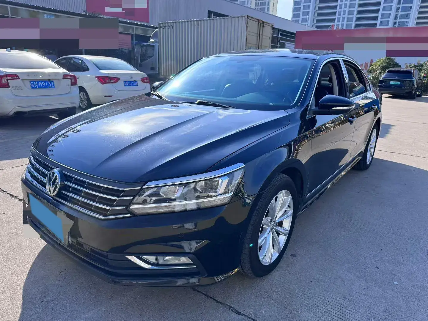 2017 VOLKSWAGEN PASSAT view 1
