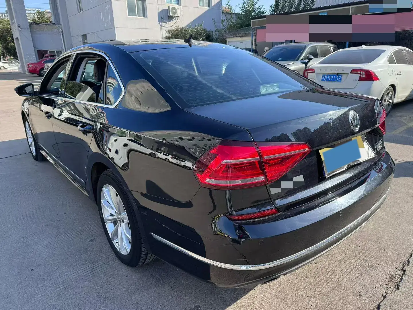 2017 VOLKSWAGEN PASSAT thumbnail 4