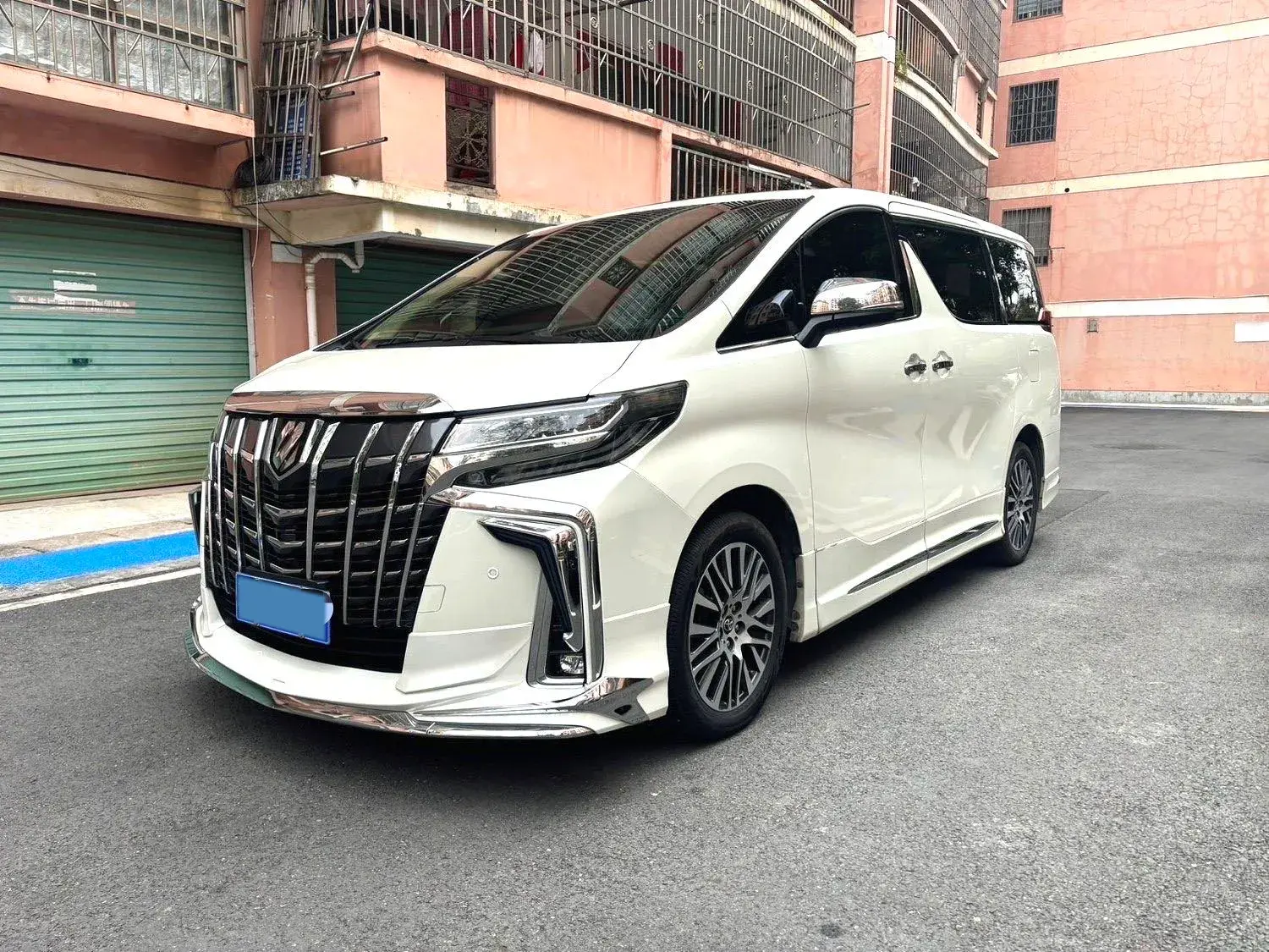 2018 TOYOTA ALPHARD view 1