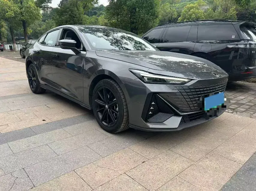 2023 CHANGAN UNI-V thumbnail 3