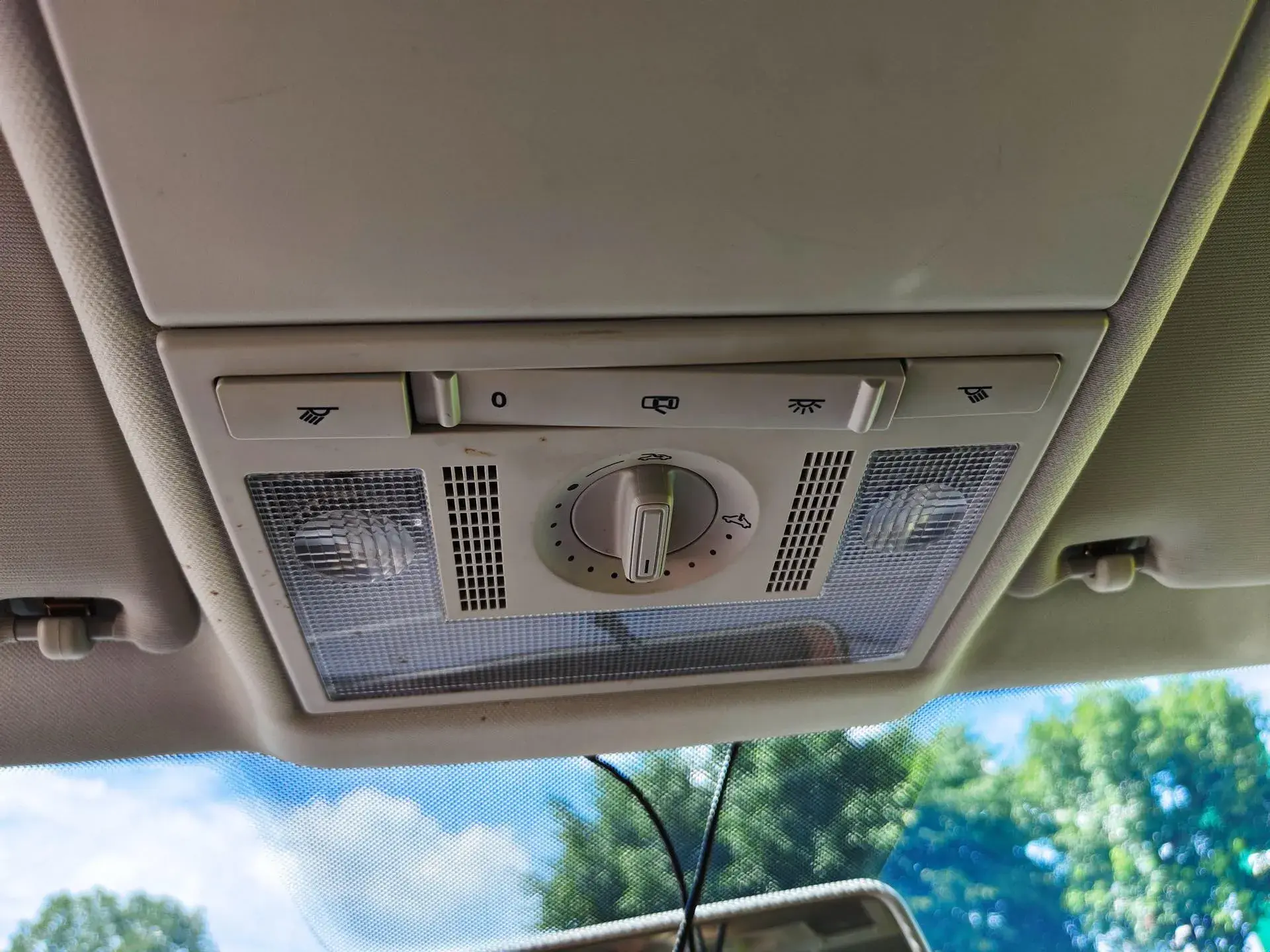 2019 VOLKSWAGEN POLO thumbnail 3