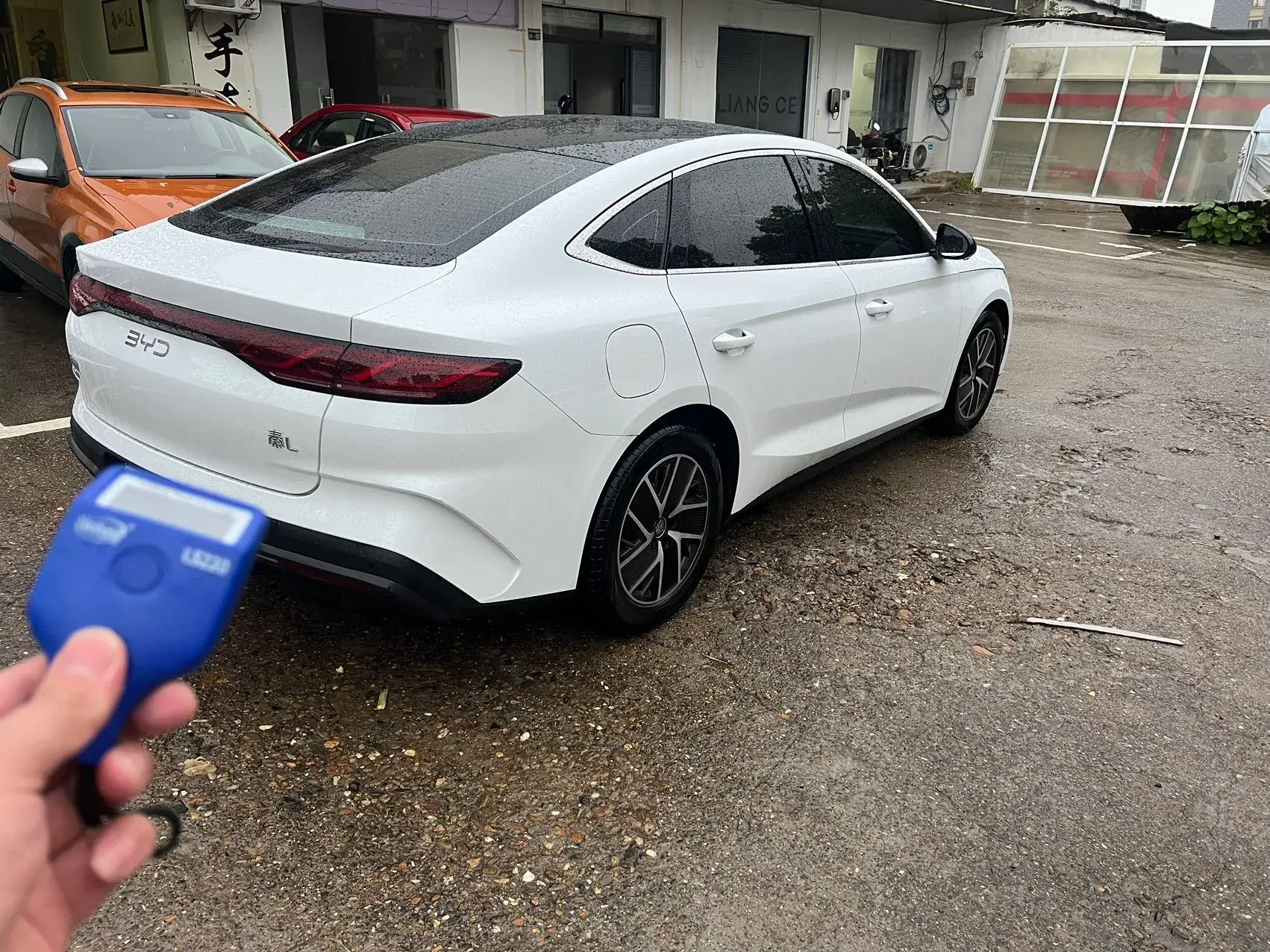 2024 BYD QINL thumbnail 4