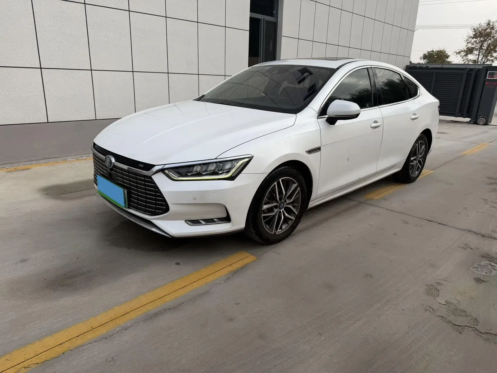 2019 BYD QIN view 1