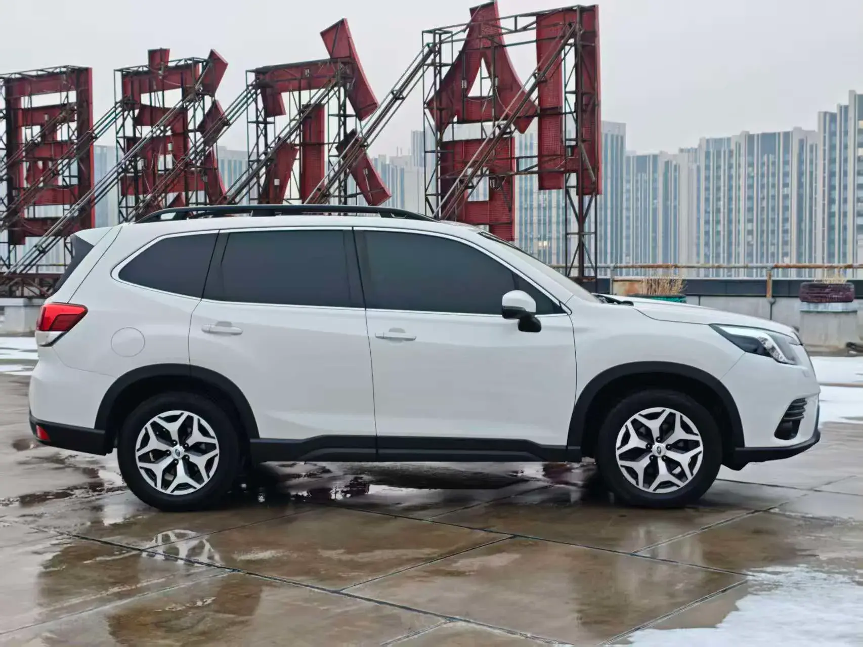 2022 SUBARU FORESTER thumbnail 4