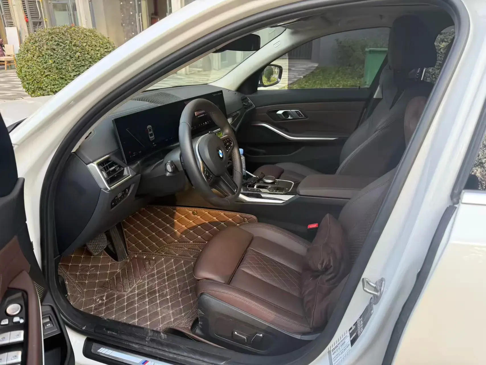 2024 BMW 3 thumbnail 4