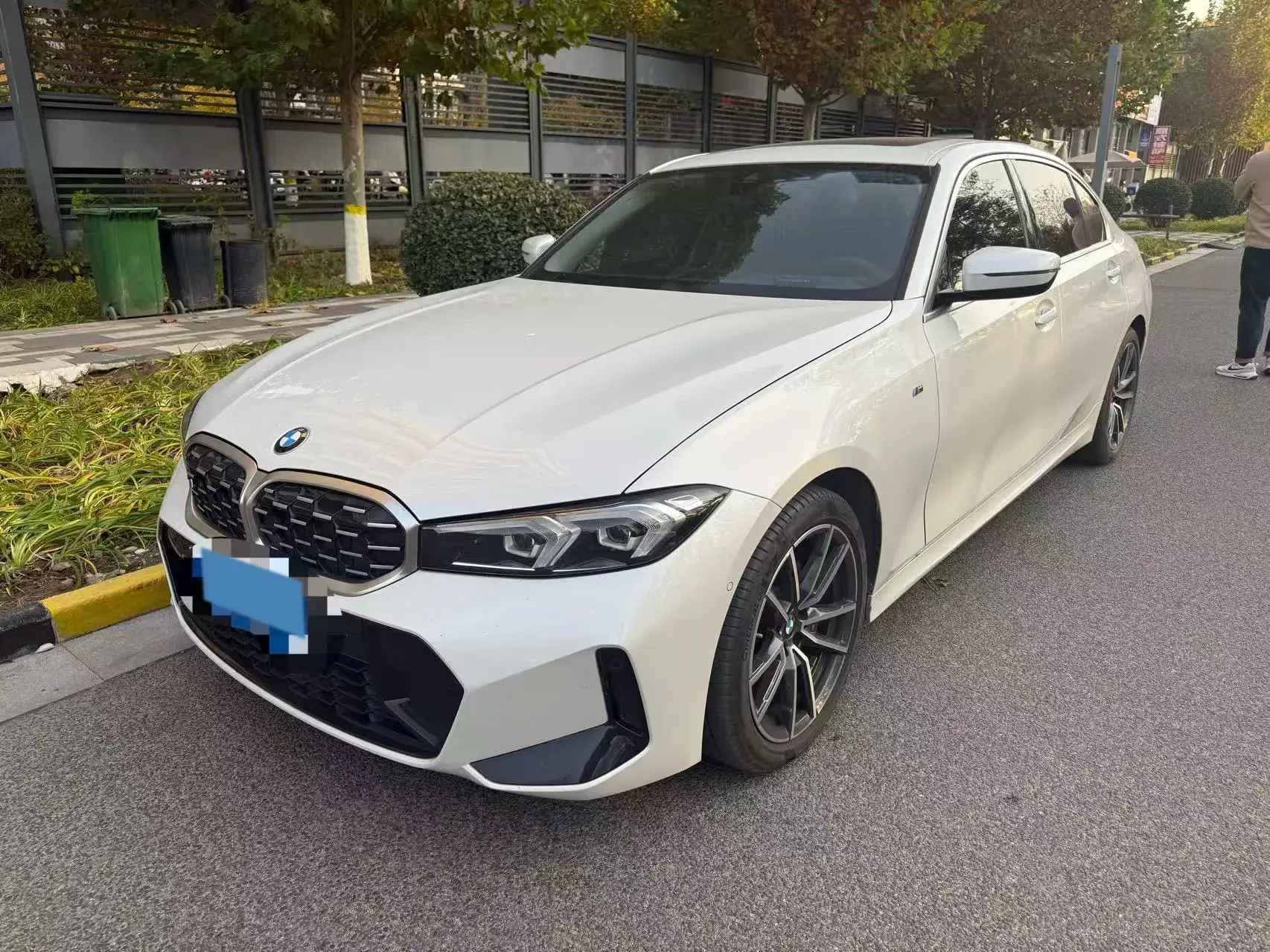 2024 BMW 3 view 1
