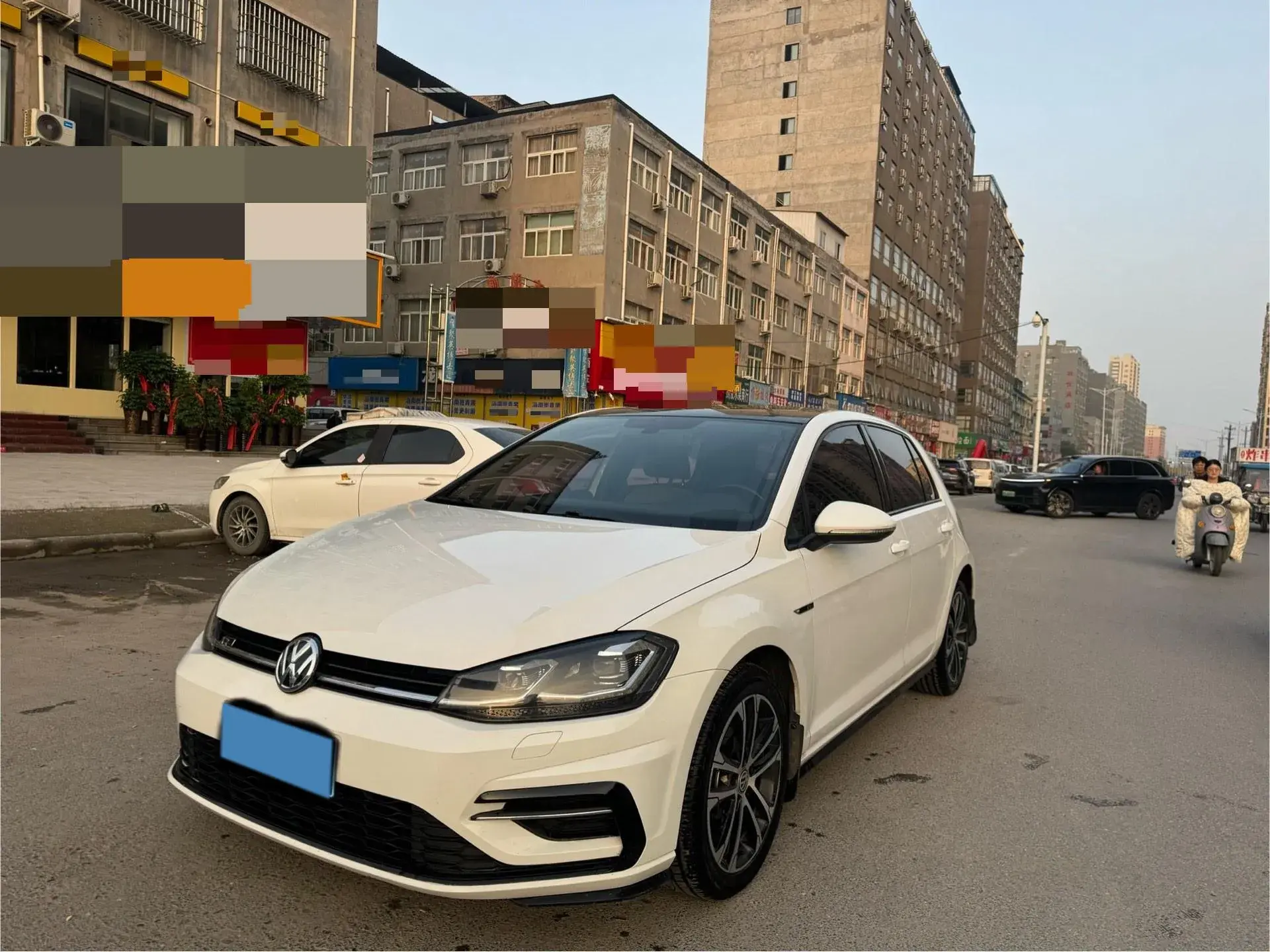 2018 VOLKSWAGEN GOLF view 1