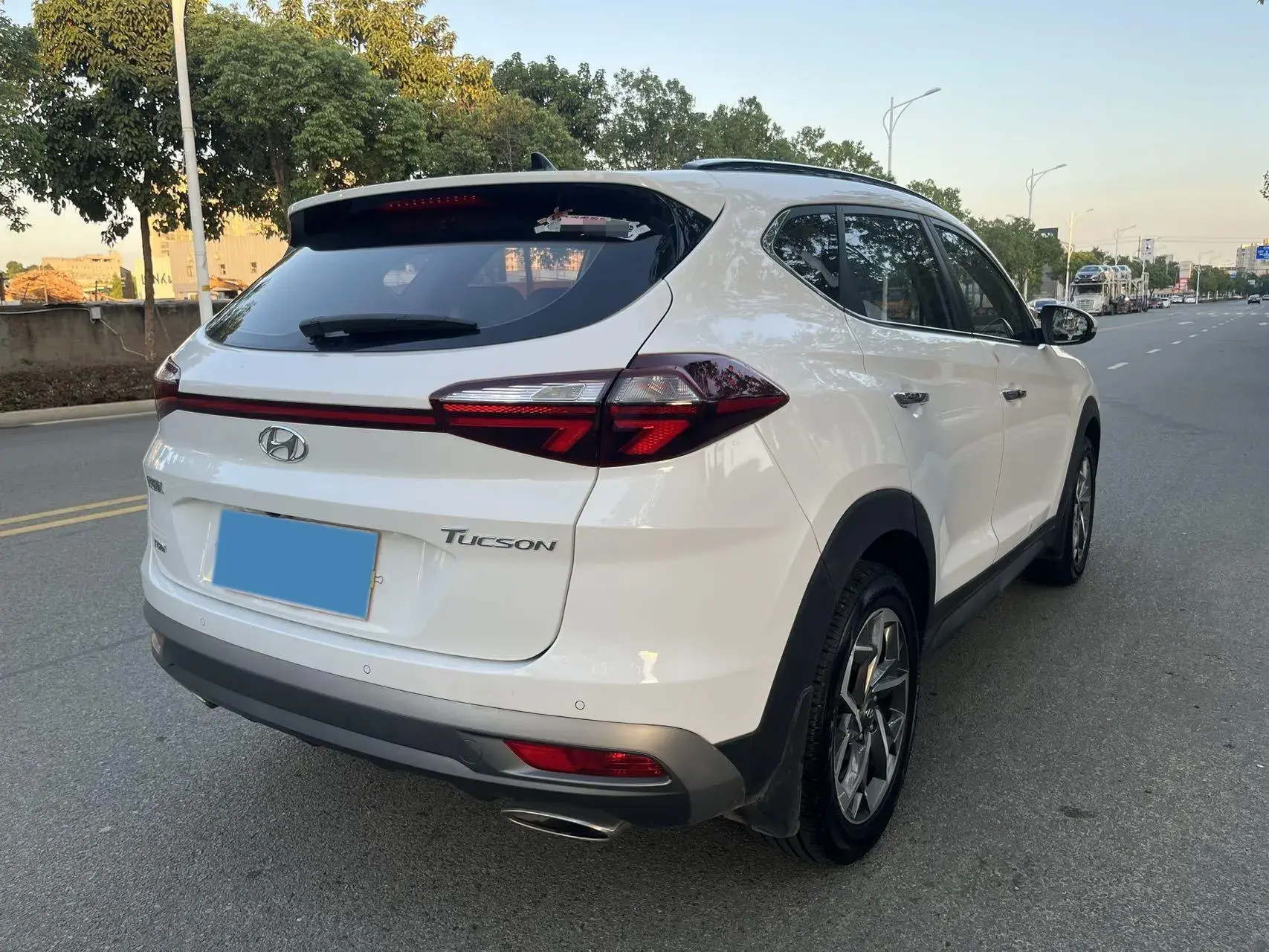2020 HYUNDAI TUCSON thumbnail 4