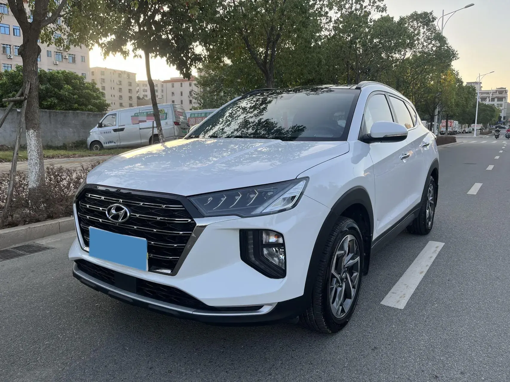 2020 HYUNDAI TUCSON view 1