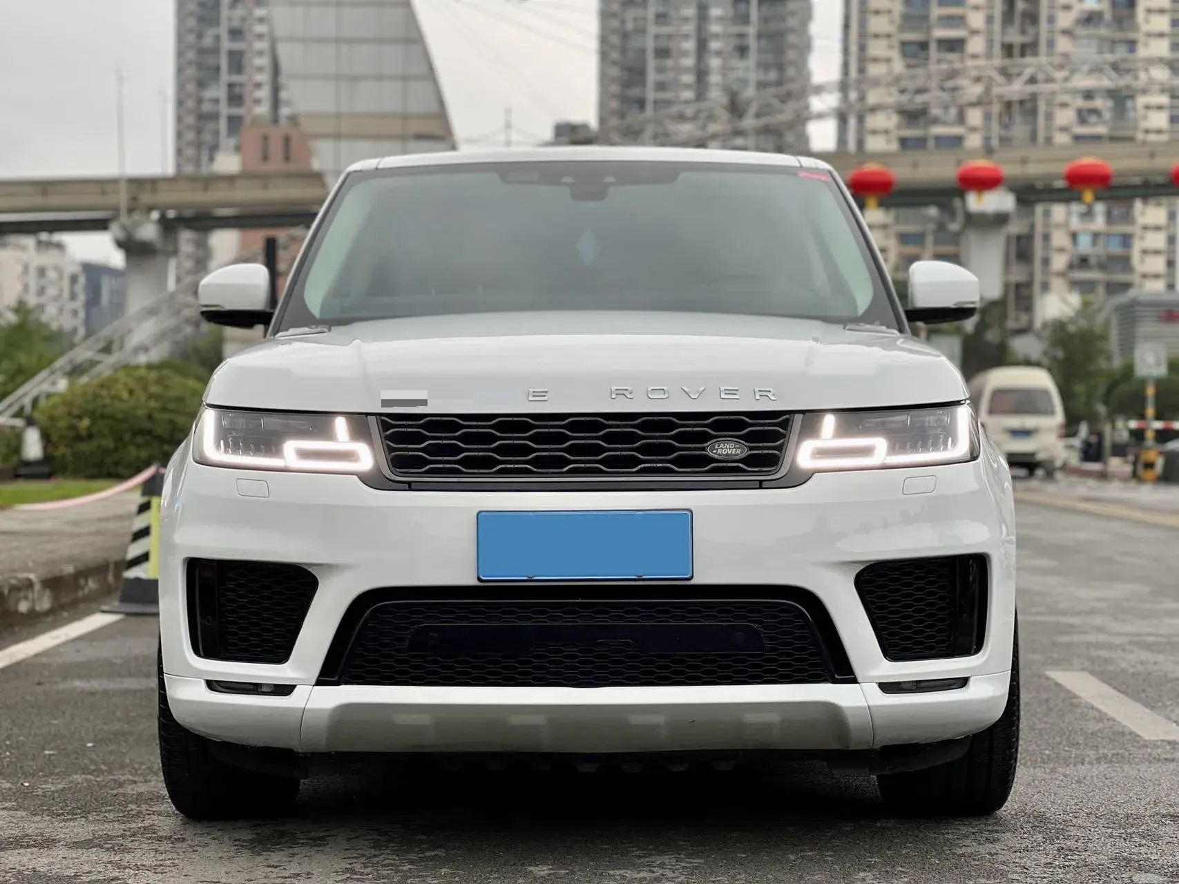 2018 LAND ROVER thumbnail 2