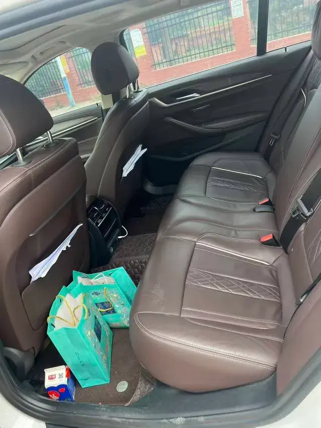 2020 BMW 5 thumbnail 3