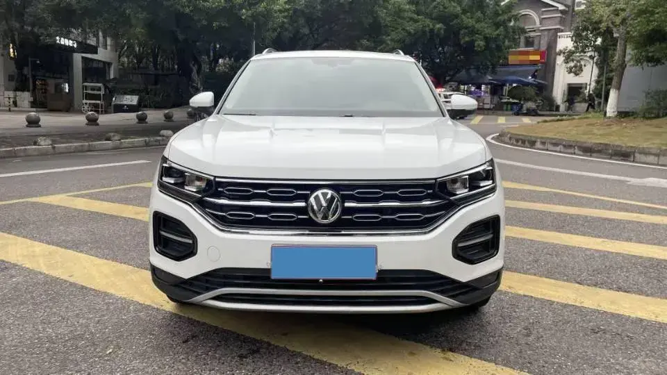 2019 VOLKSWAGEN TAYRON thumbnail 3