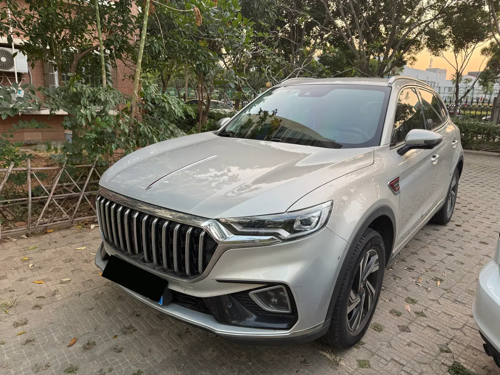 2022 HONGQI HS5 view 1