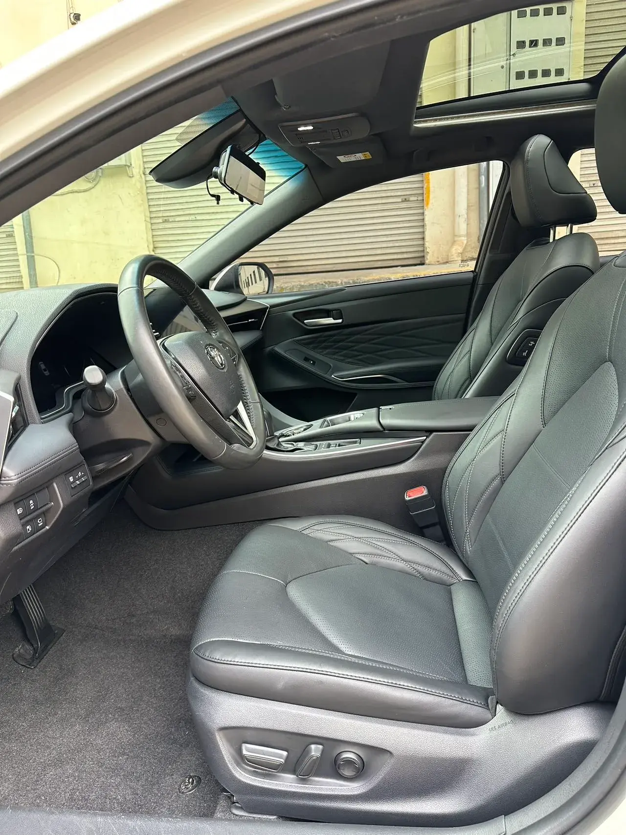 2019 TOYOTA AVALON thumbnail 4