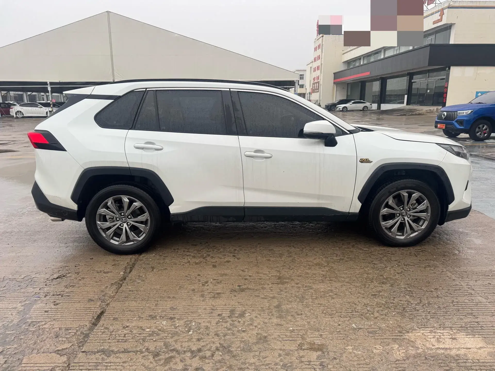 2023 TOYOTA RAV4 thumbnail 3