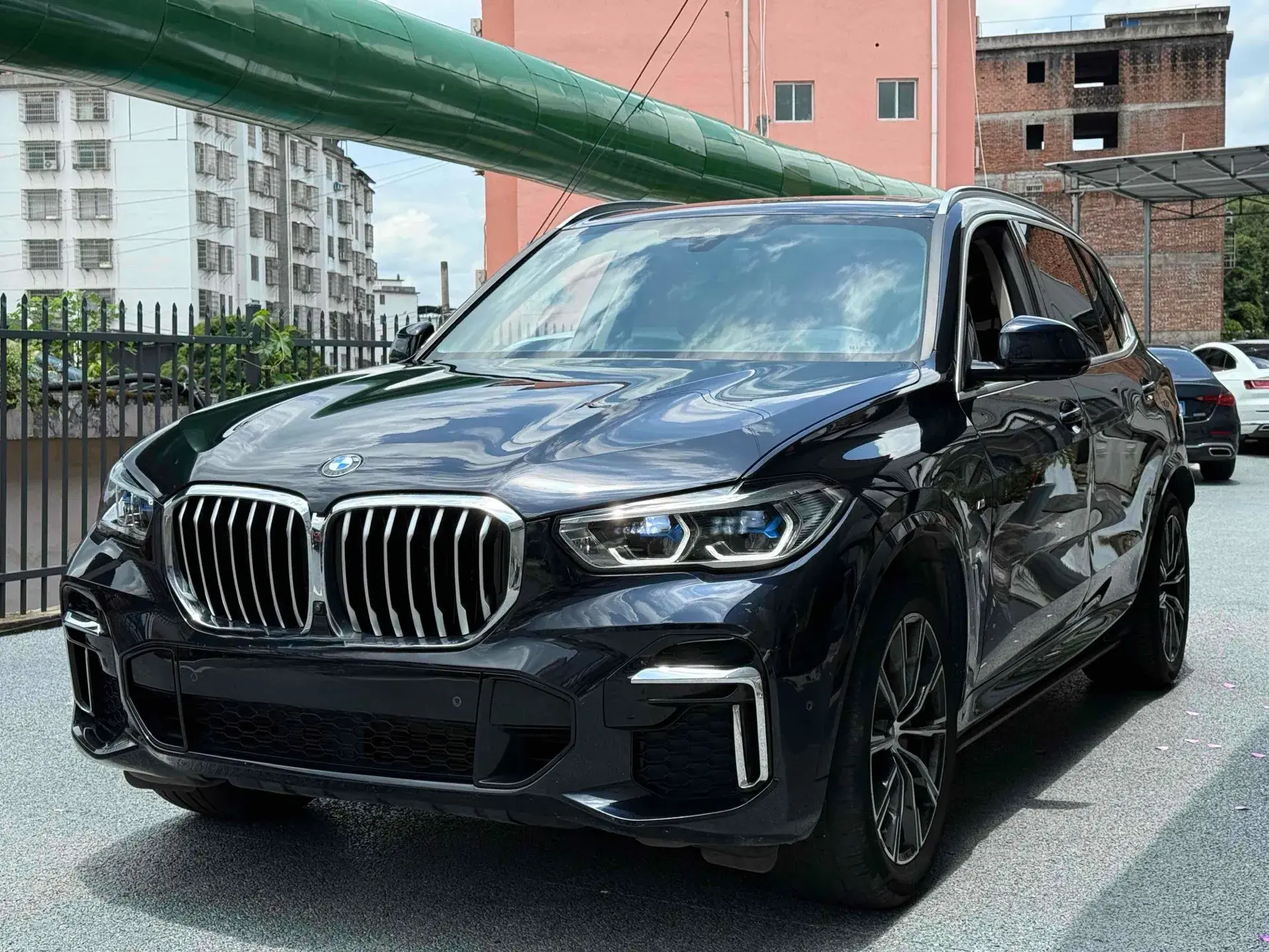 2022 BMW X5 view 1