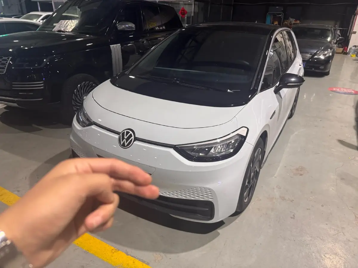 2023 Volkswagen ID.3 BEV 52.8KWH