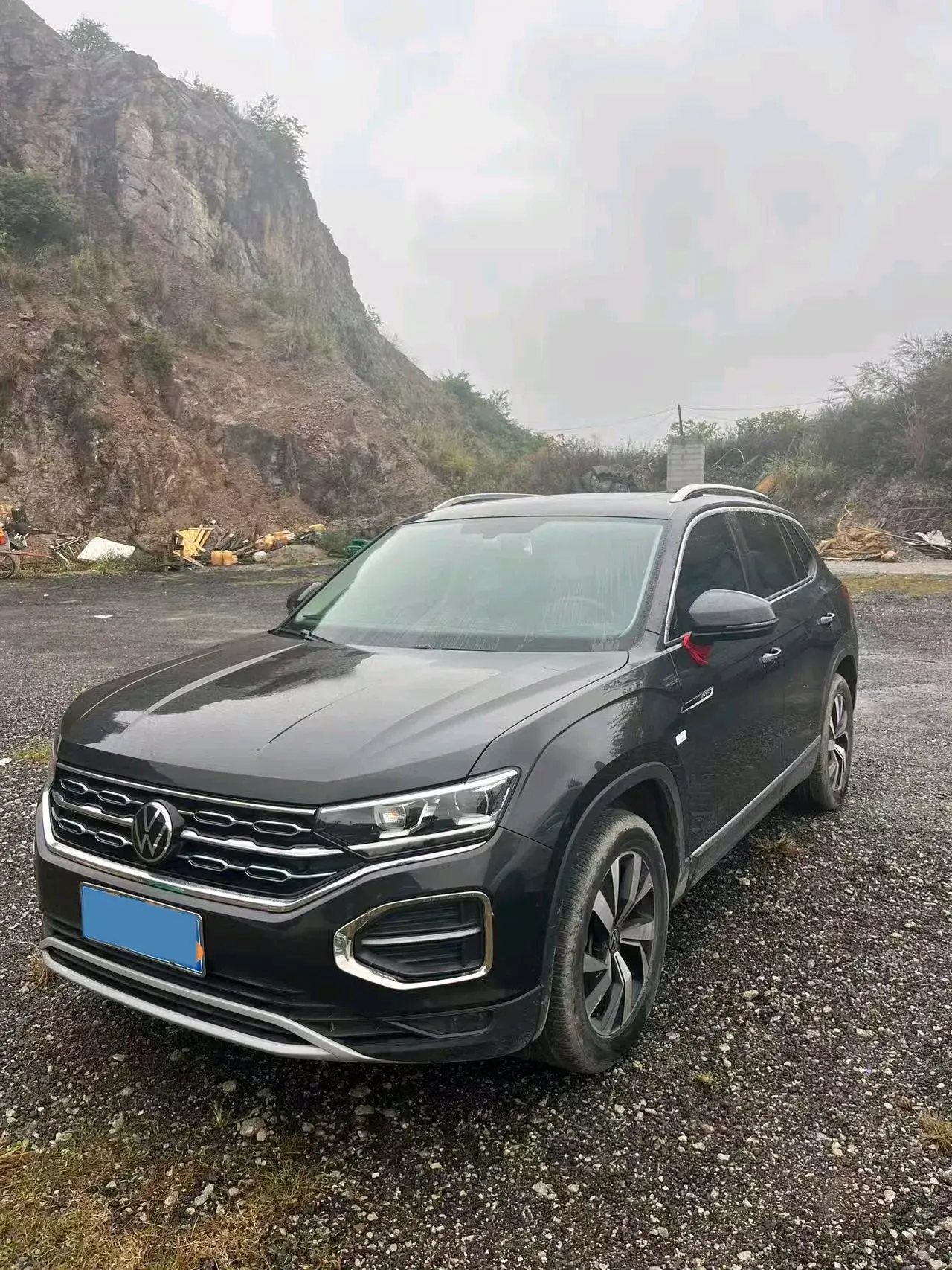 2022 VOLKSWAGEN TAYRON view 1