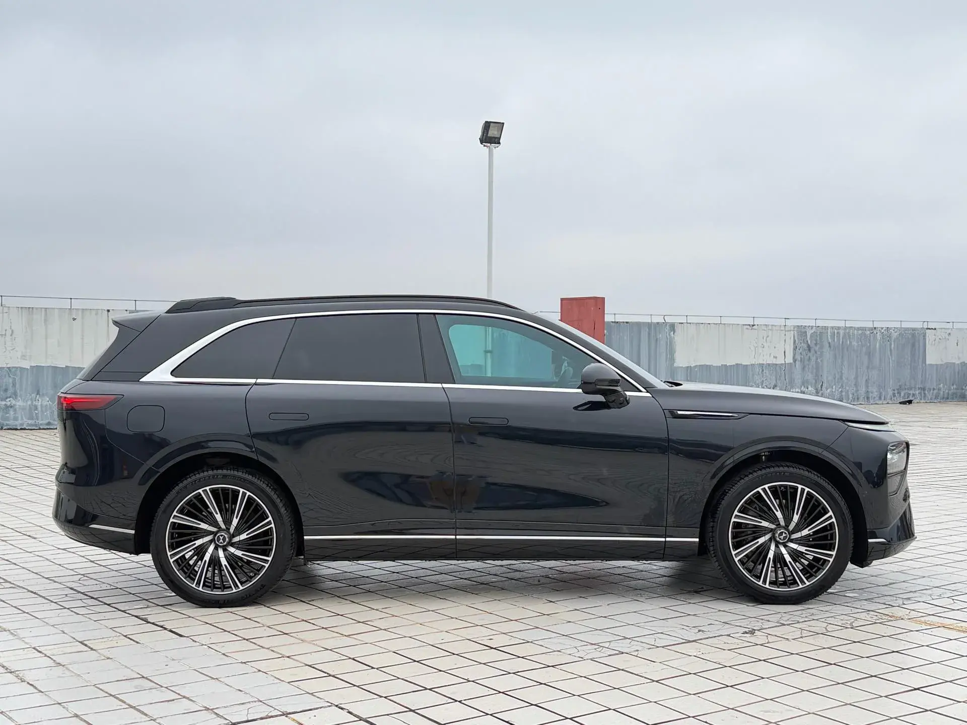 2024 XPENG G9 thumbnail 3