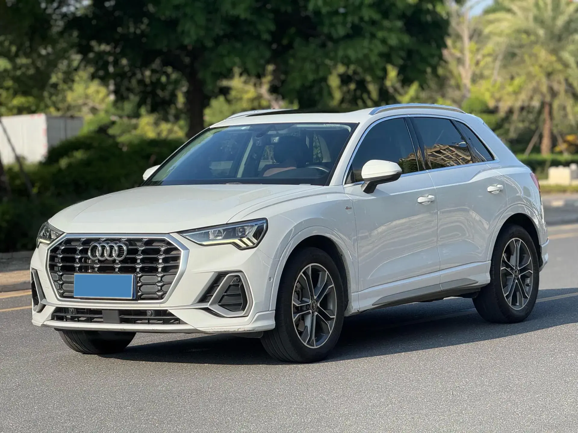 2021 AUDI Q3 view 1