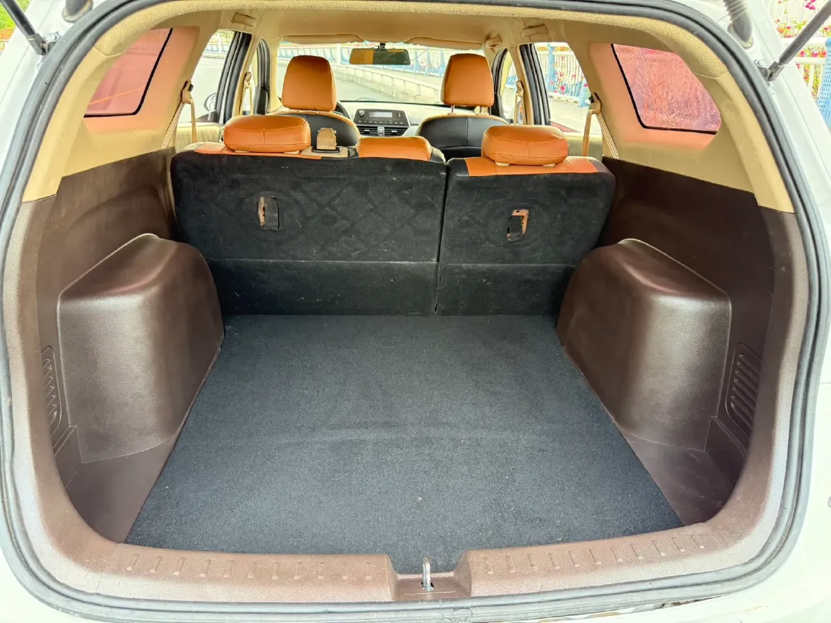 2017 BaoJun 310W 1.5L 112HP L4 6MT,autocango,china used car exporter,china ev exporter,chinese used car exporter,chinese used ev exporter