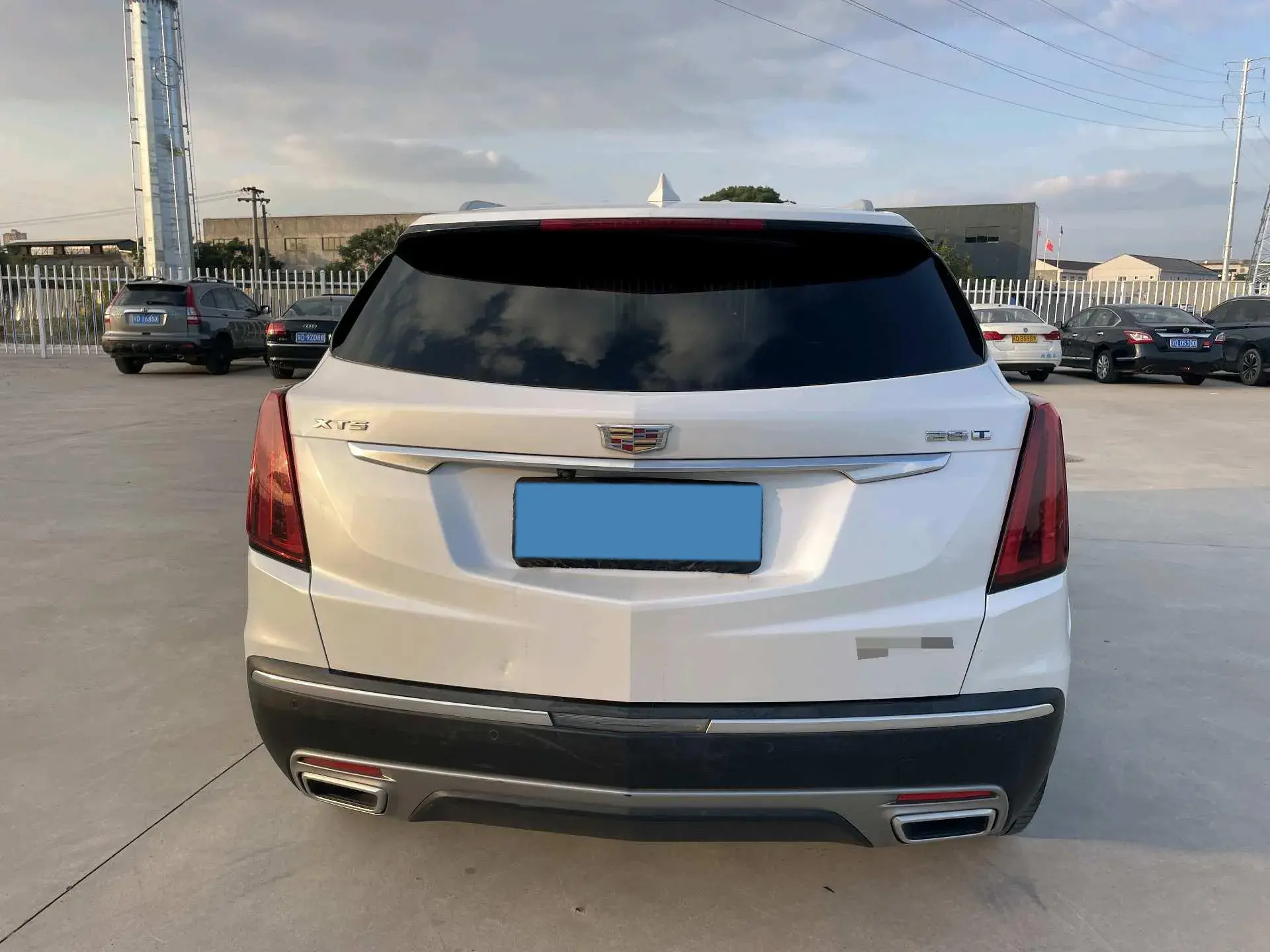 2022 CADILLAC XT5 thumbnail 3