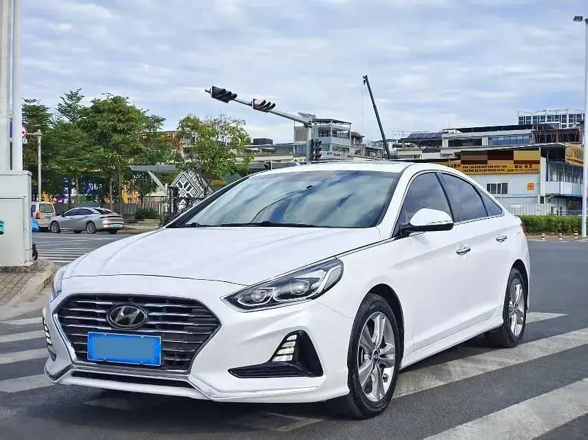 2018 HYUNDAI SONATA view 1
