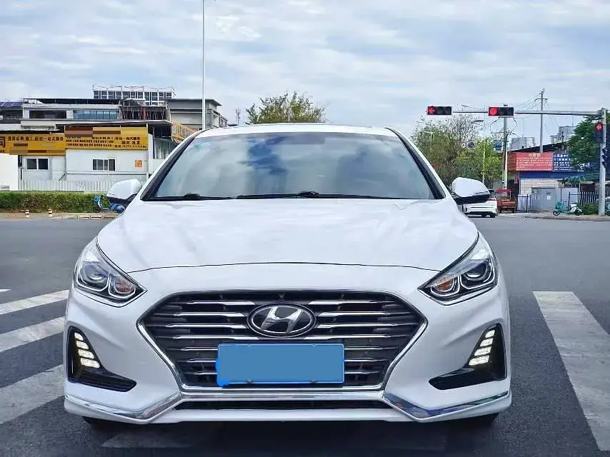 2018 HYUNDAI SONATA thumbnail 2