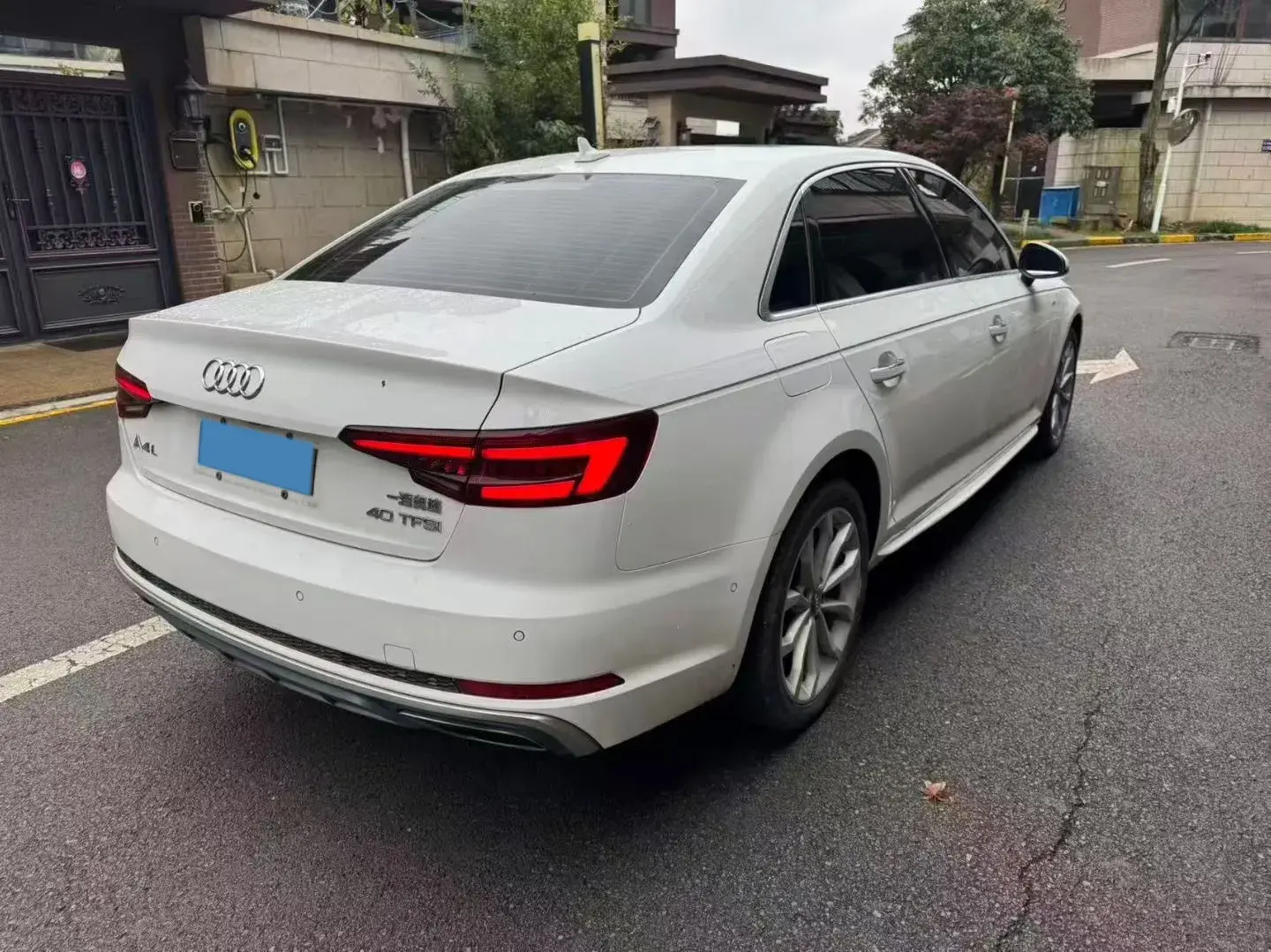 2019 AUDI A4L thumbnail 4