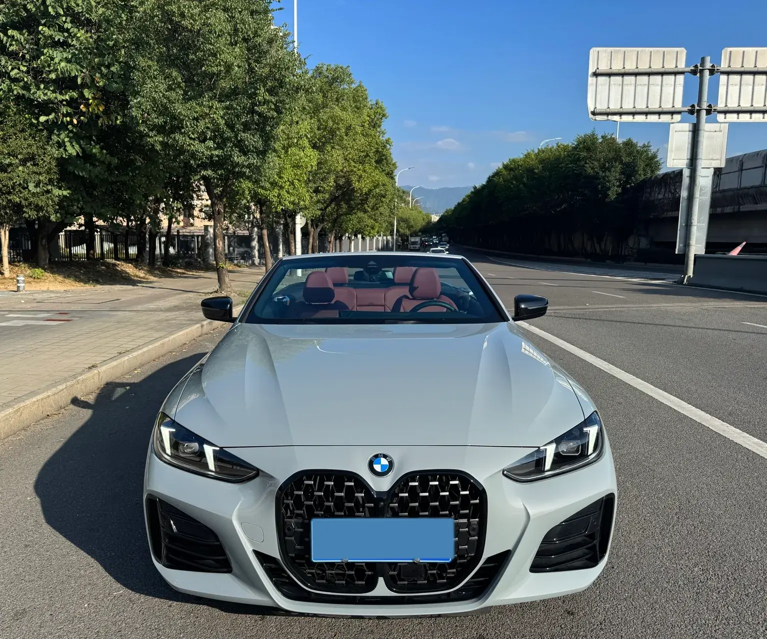 2024 BMW 4 thumbnail 2