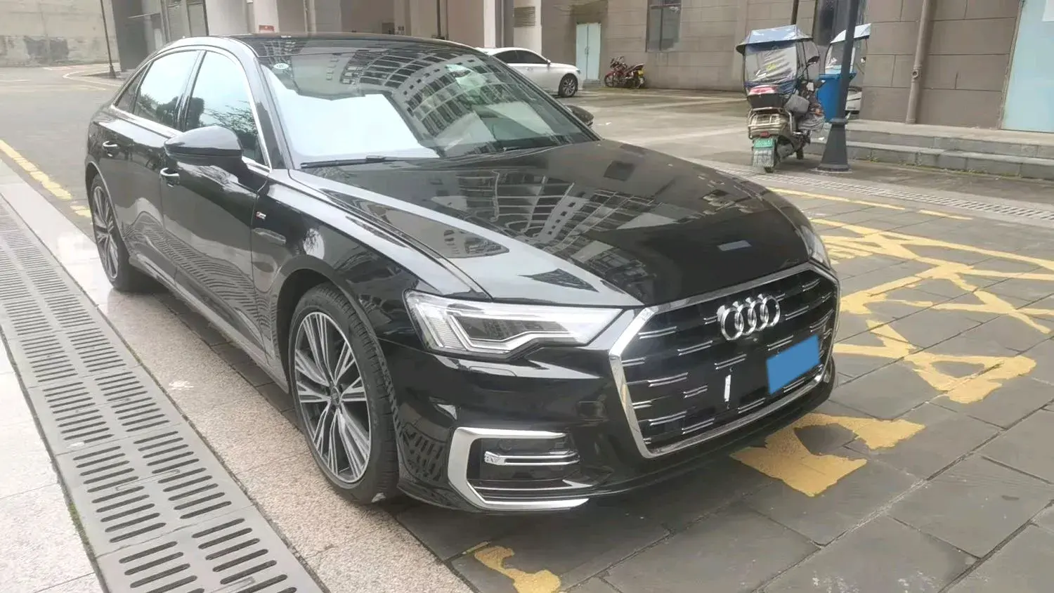 2025 AUDI A6L thumbnail 2